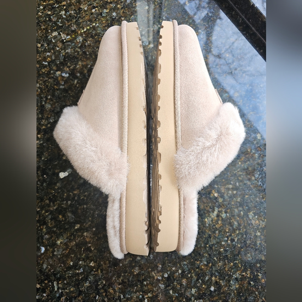 UGG Women's Cozy Tan Slippers Sz 12 - Picture 4 of 11